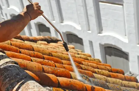 Nettoyage de toitures - Lopérec